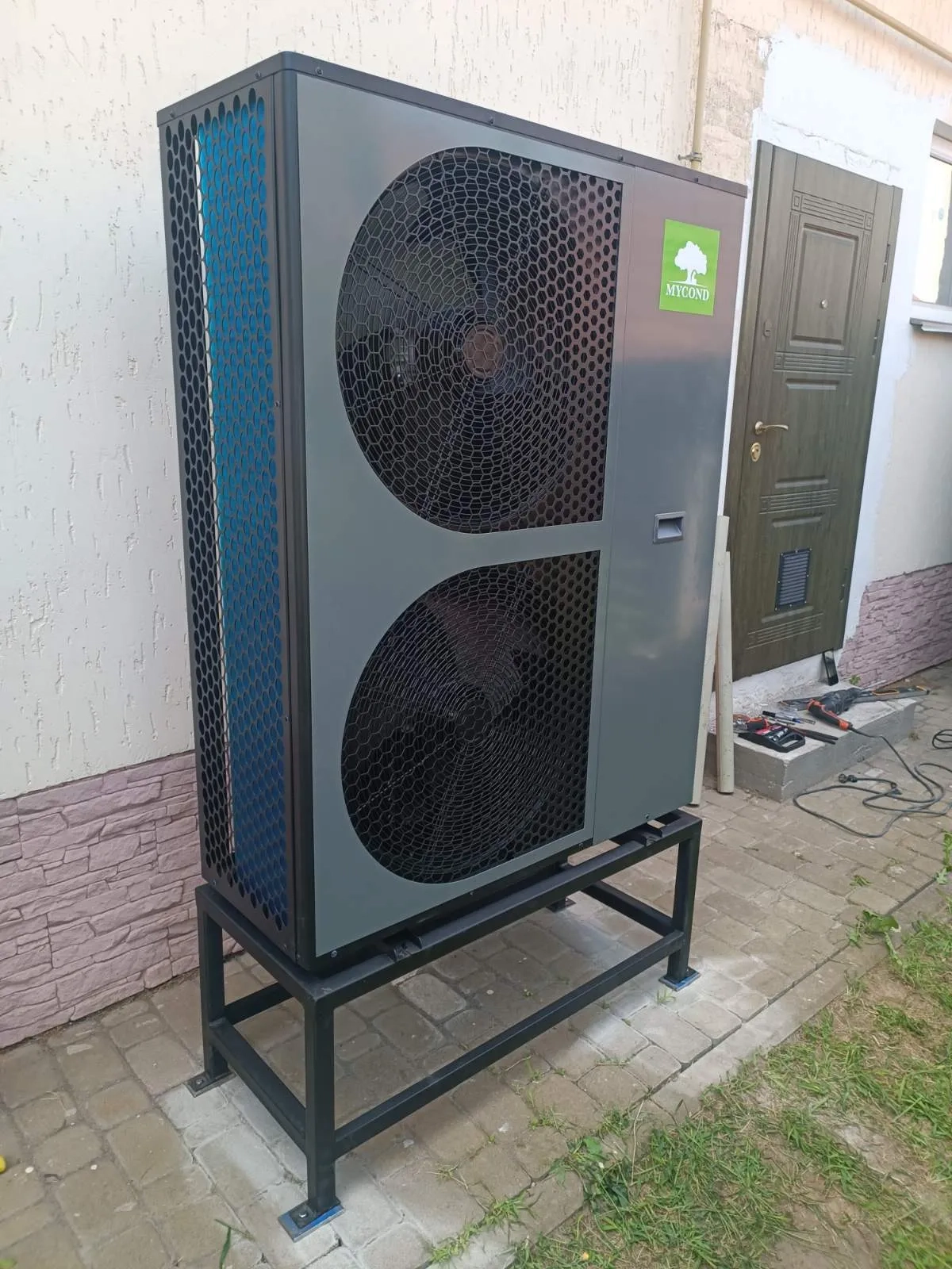 Družinska hiša s toplotno črpalko Mycond BeeThermic