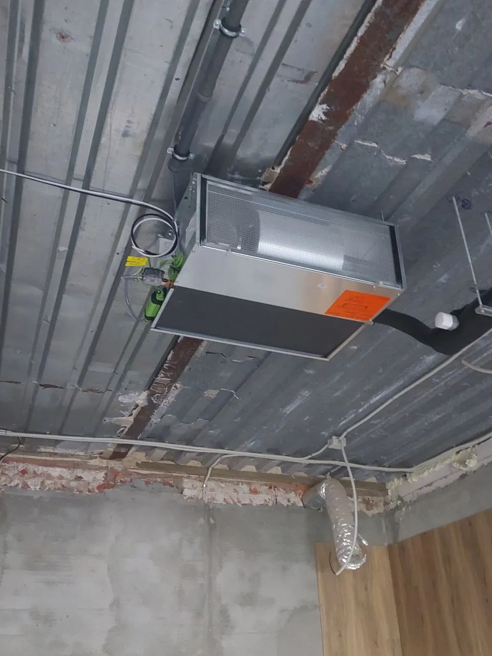 Rehabilitacijski medicinski center z ventilatorskim konvektorjem Mycond Duct