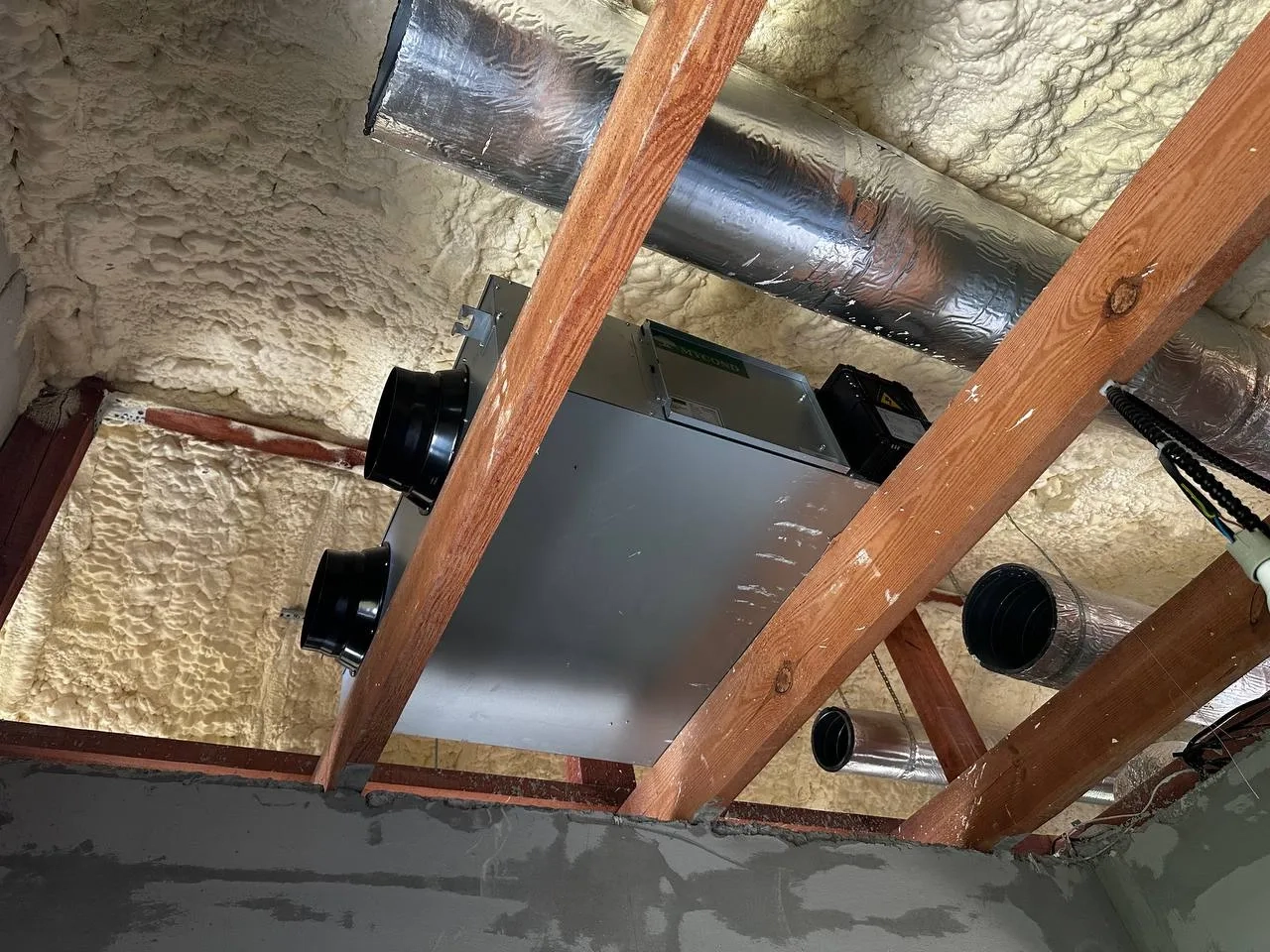 Proizvodna hala z prezračevalnimi enotami Mycond z rekuperacijo energije MVS DW