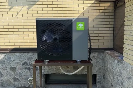 Koča opremljena s toplotnimi črpalkami Mycond Split serije BeeHeat