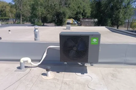 Montaža toplotnih črpalk Mycond Split serije BeeHeat v hiši