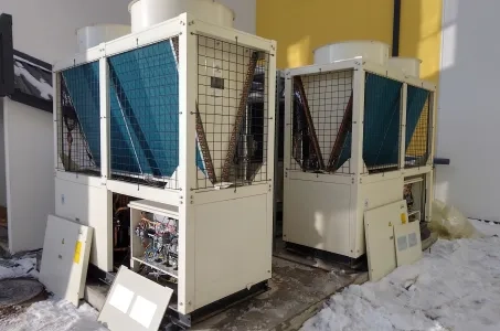 Komerčni maloprodajni klimatski sistem, ki ga poganja Mycond Modular Heat Pump